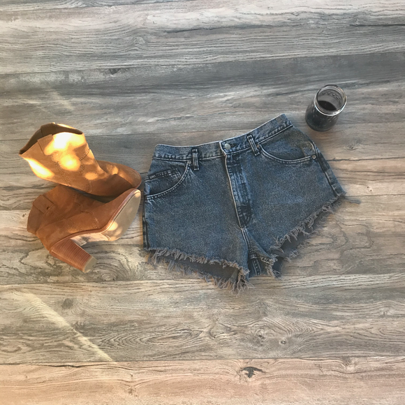 LEE Black Acid Wash Cut-Offs